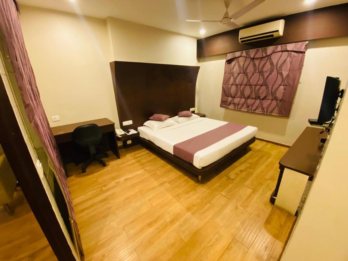 Saluja Residency Hotel Siliguri Eksteriør billede