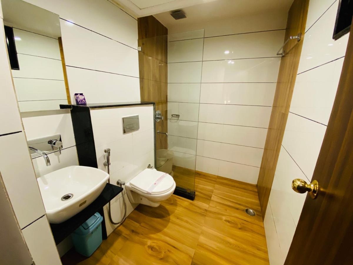 Saluja Residency Hotel Siliguri Eksteriør billede