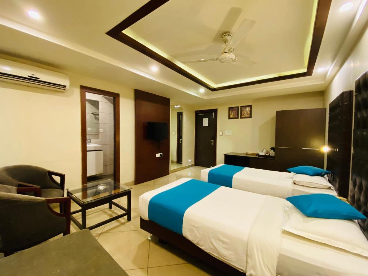Saluja Residency Hotel Siliguri Eksteriør billede